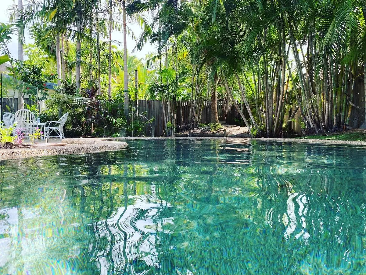 Holiday home Sandpipers Beach House Palm Cove