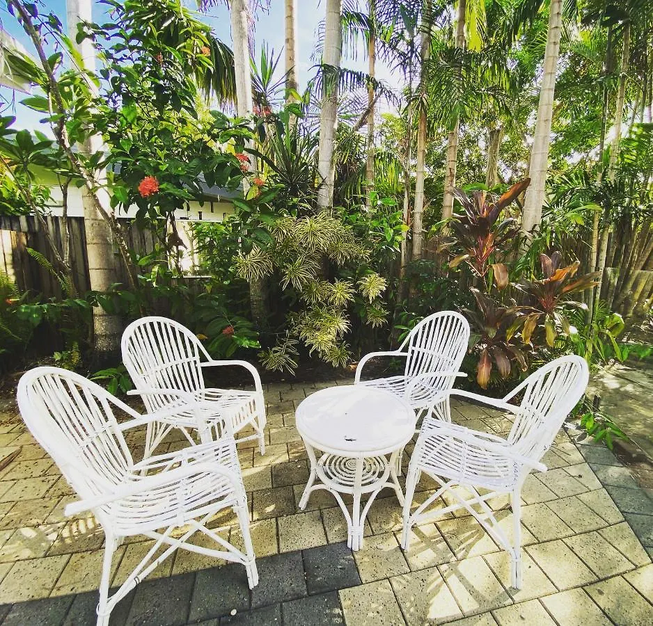 Sandpipers Beach House Palm Cove Holiday home