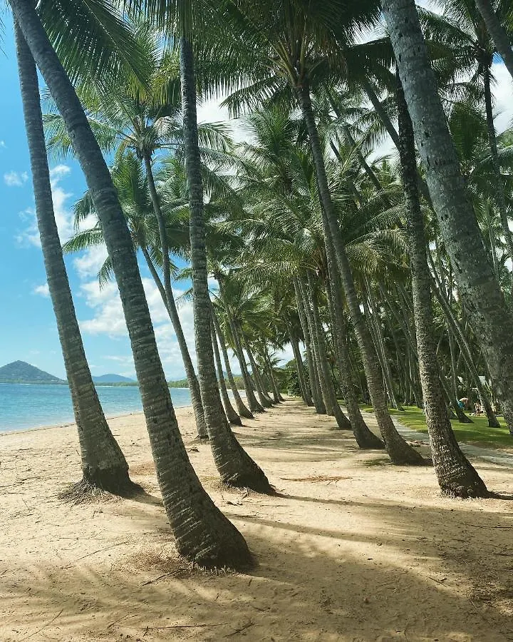 Sandpipers Beach House Palm Cove Austrália