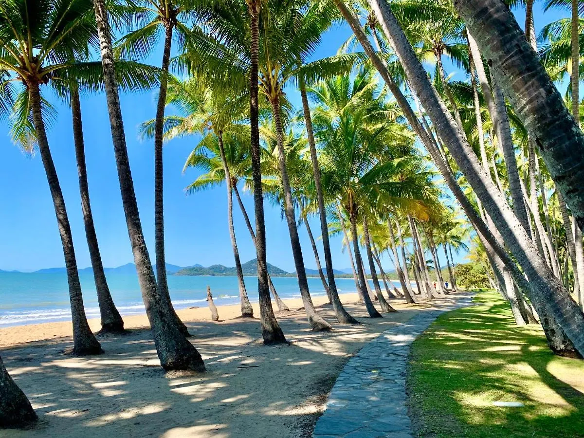 Sandpipers Beach House Palm Cove Austrália